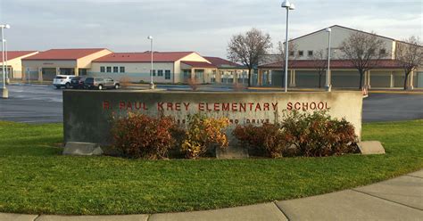 The average rent for a studio apartment in Brentwood, CA is $1,888 per month. What is the average rent of a 1 bedroom apartment in Brentwood, CA? ... In Brentwood, you’ll find top-ranking elementary schools like R. Paul Krey Elementary, Brentwood Elementary, and Mary Casey Black Elementary.